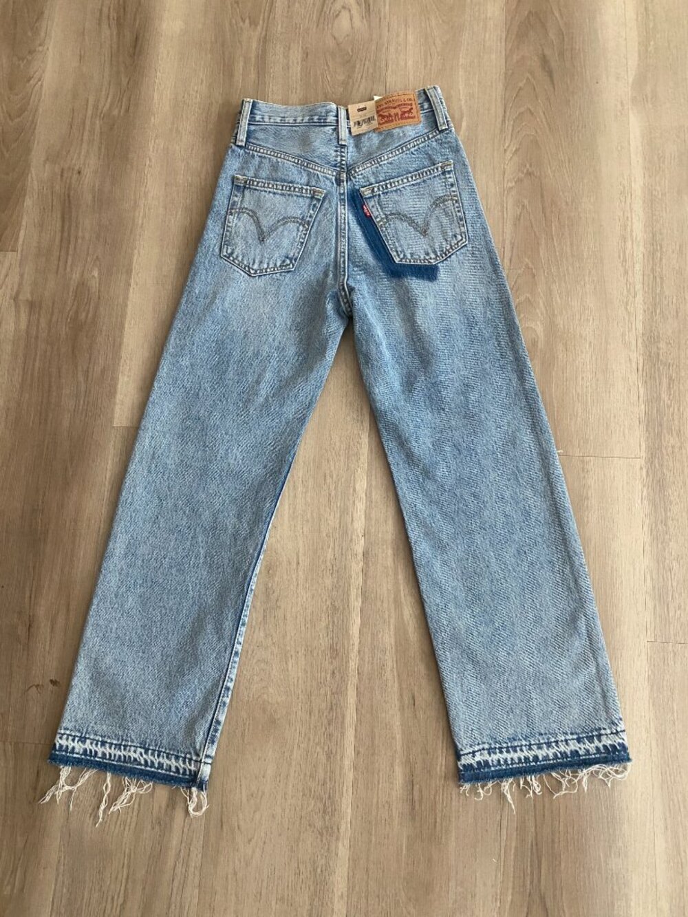 Levi's Ribcage Ultra High Rise Straight Ankle Jeans 24 NWT Distressed 90s Denim - Picture 3 of 15
